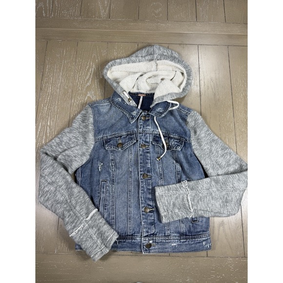 Free People Jean Jacket Womens Small Blue Denim Hoodie Trucker Coastal Boho Chic - Picture 1 of 9